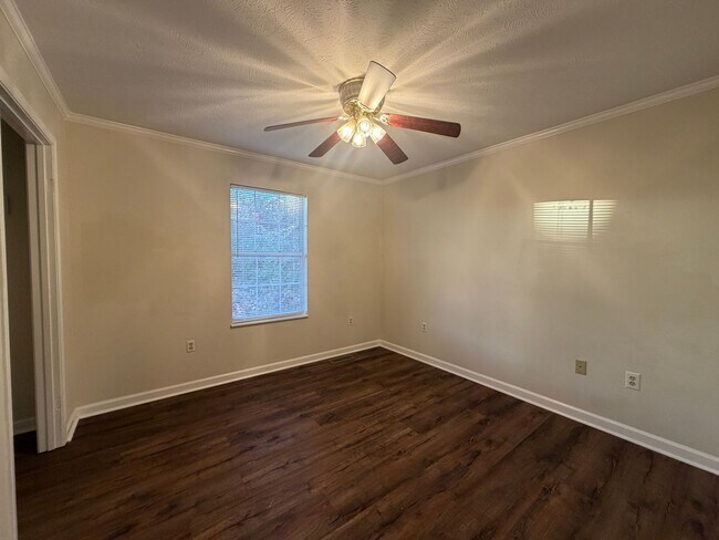 Building Photo - 4063-4063 Wynn St