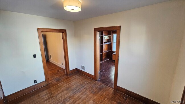 Building Photo - 307 Sterling Ave