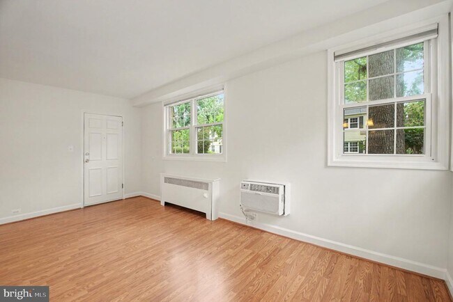 Building Photo - 4318 N Pershing Dr
