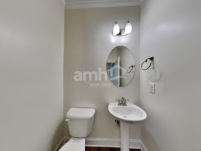 Building Photo - 597 Woodall Rd