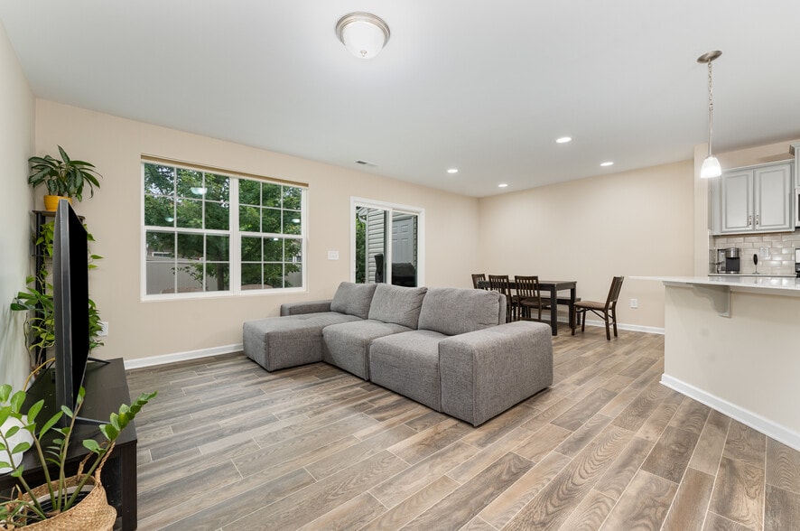 Building Photo - 3831 Copperfield Ct