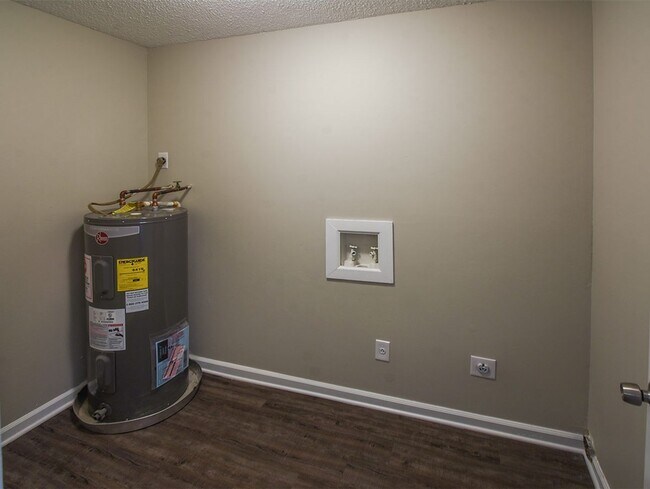 Building Photo - UPDATED 3 bed, 2 bath in Millington.