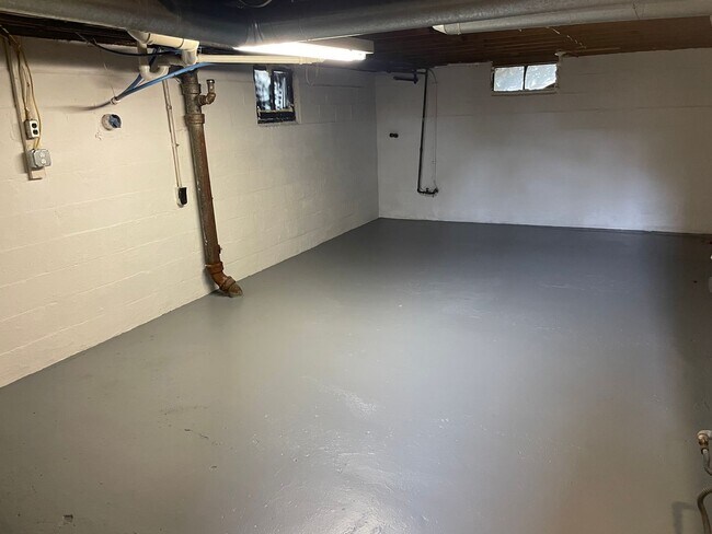 Building Photo - 1 Bedroom House Near Columbian Park - AVAILABLE IN MAY