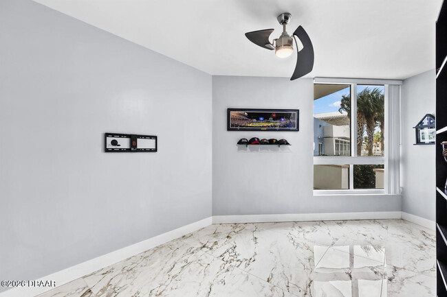 Building Photo - 241 Riverside Dr