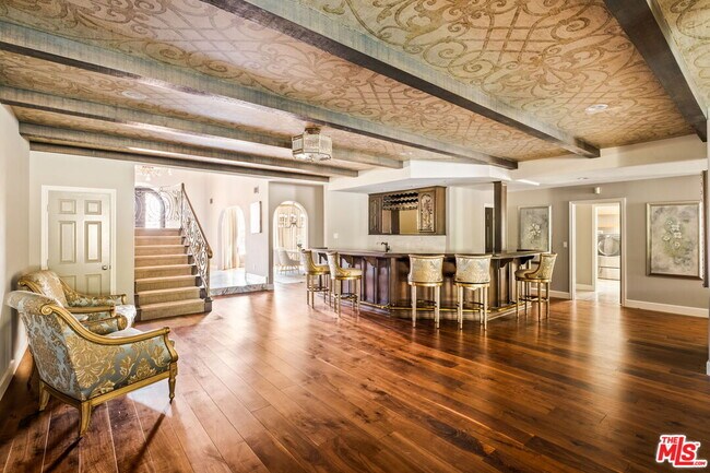 Building Photo - 1047 E Pomello Dr