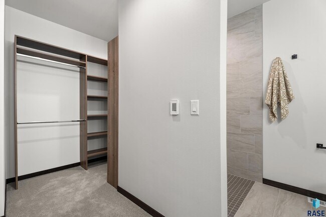 Building Photo - 1113 S Foss Ave