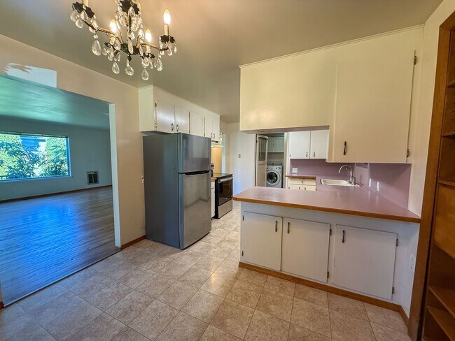 Building Photo - 3bd/1.5ba Edmonds Home