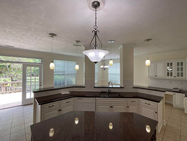 Building Photo - 375 Barnsley Dr