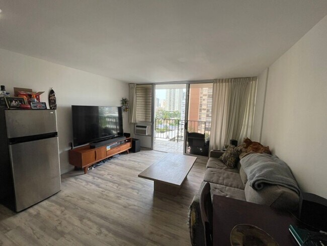 Building Photo - Fresh Waikiki Studio Unfurnished w/ secured parking & incredible amenities !