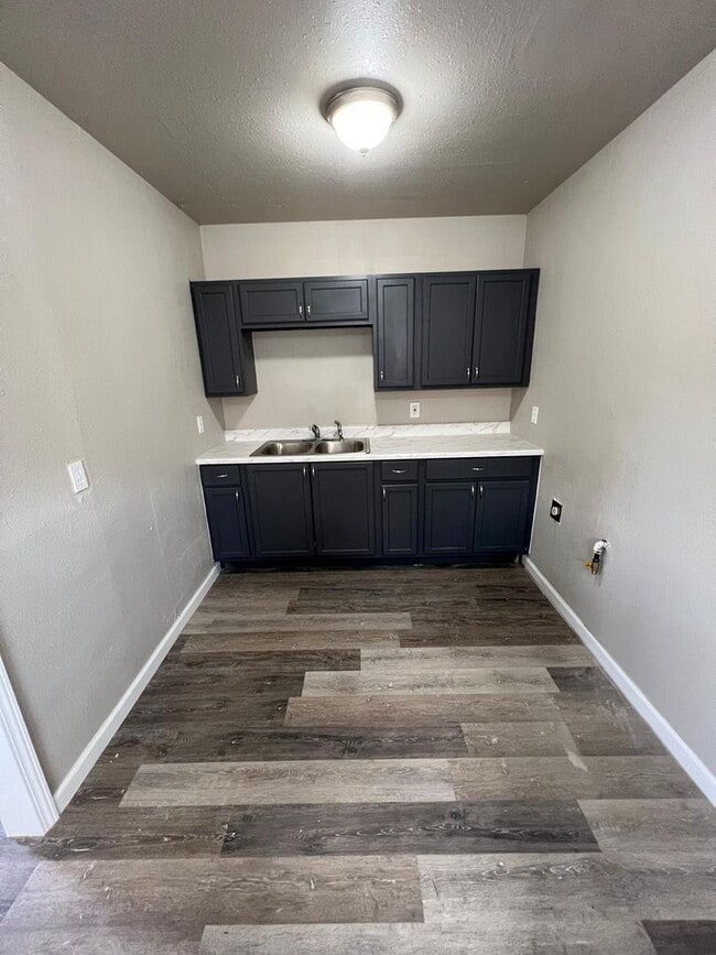 Building Photo - 1917 26th St