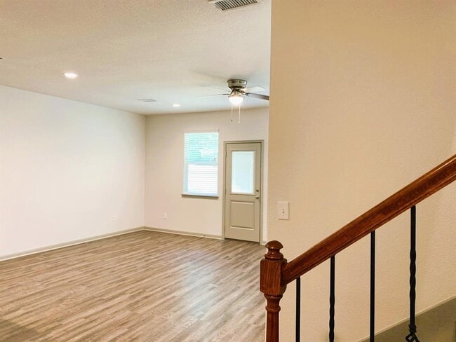Building Photo - 618-626 Magnolia Bend