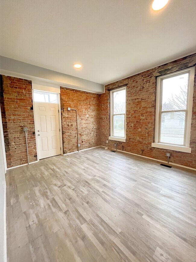 Building Photo - The Carriage House