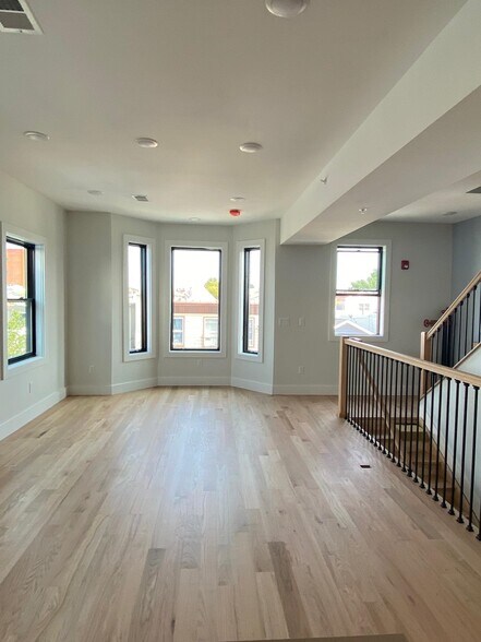 Building Photo - 41 Thorne St