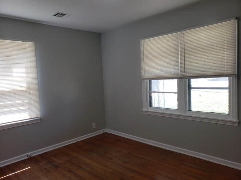 Building Photo - 2356 N Prince St