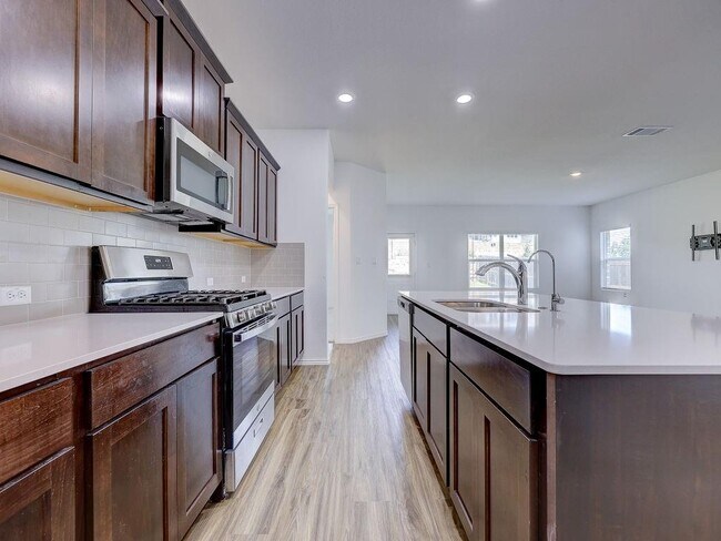 Building Photo - 1629 Brueggerhoff Rd