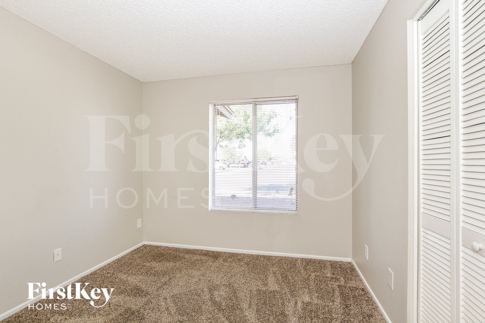 Building Photo - 5031 W Windrose Dr