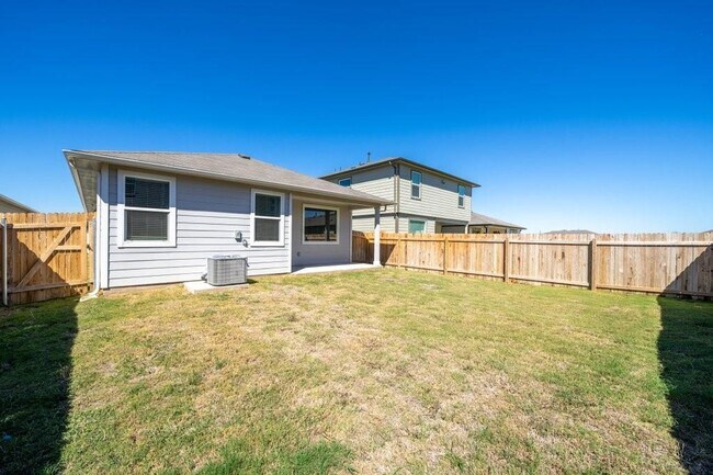 Building Photo - 225 New Hampton Wy