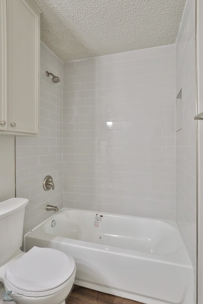 Building Photo - 4350 Bluebonnet Ct