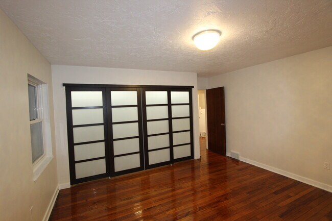 Building Photo - 4511 Main St