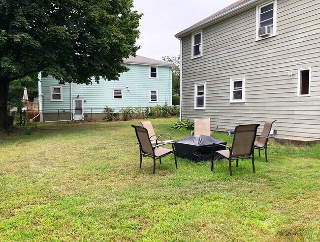 Backyard - 21 High St