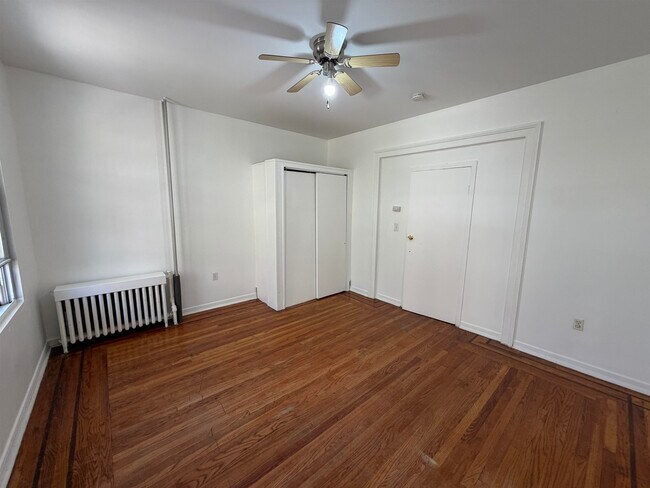 Building Photo - 619 38th St