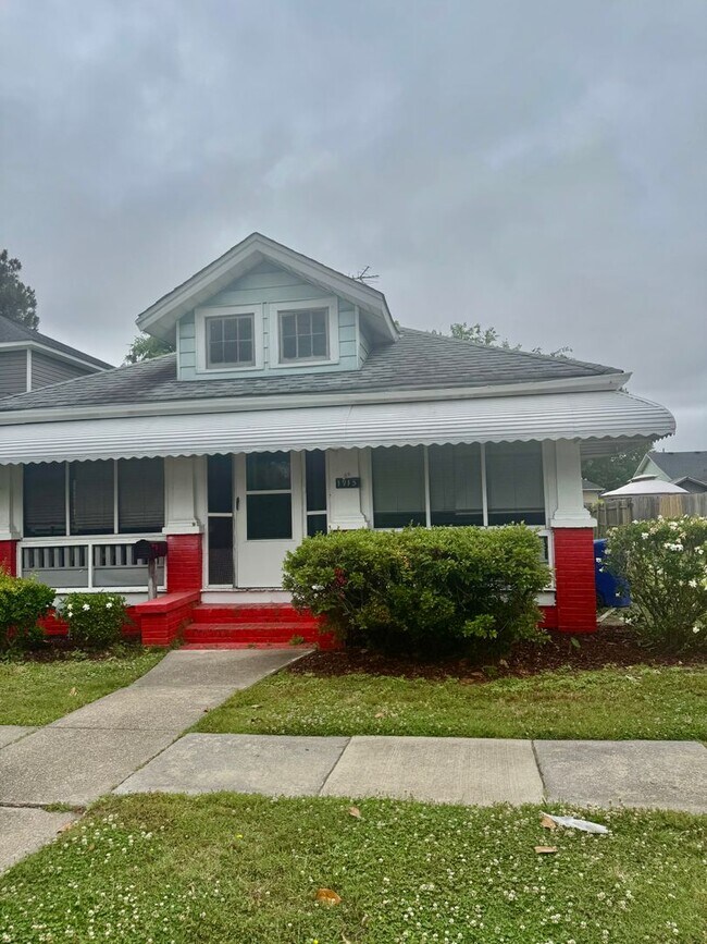 Building Photo - Remodeled 3 bedroom 1 bath home