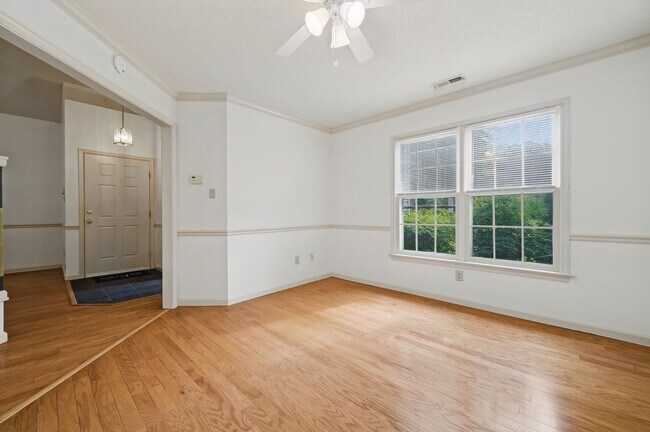 Building Photo - 109 Larkspur Hollow