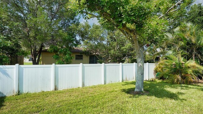 Building Photo - 2008 Country Meadows Ln
