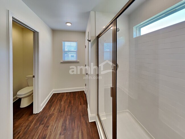 Building Photo - 5961 Hagar Vly Dr