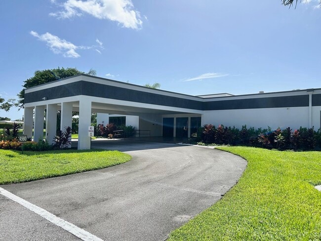 Building Photo - 4725 Lucerne Lakes Blvd E