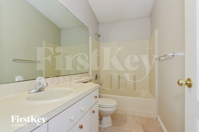 Building Photo - 18136 Birdwater Dr