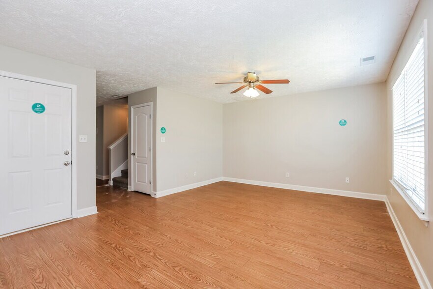Building Photo - 1620 Beaconcrest Cir