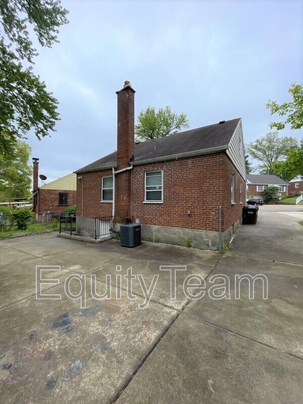 Building Photo - 2854 Allview Cir