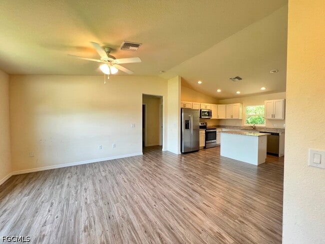 Building Photo - 1173 E Benbow Cir