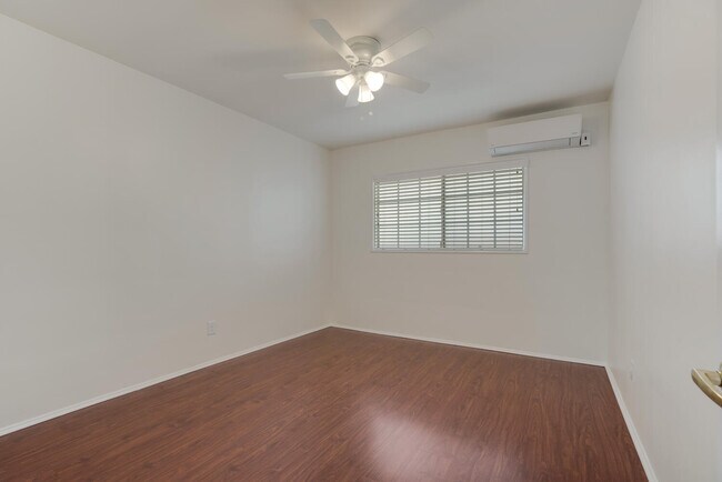 Building Photo - 5534 Kester Ave
