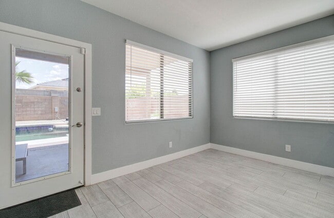 Building Photo - 8317 S 45th Ln