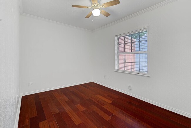 Building Photo - 116 Tarpon Ave