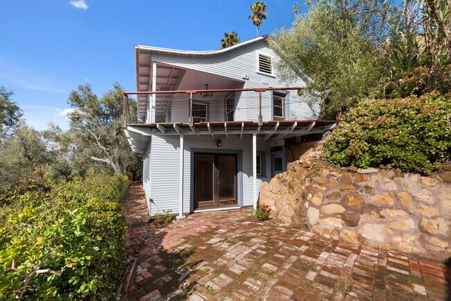 Building Photo - 1409 Avon Park Ter