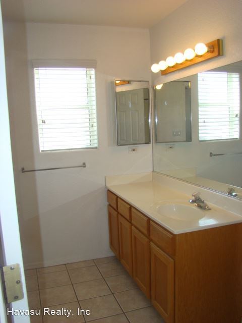 Building Photo - 3 br, 2 bath House - 2335 College Drive
