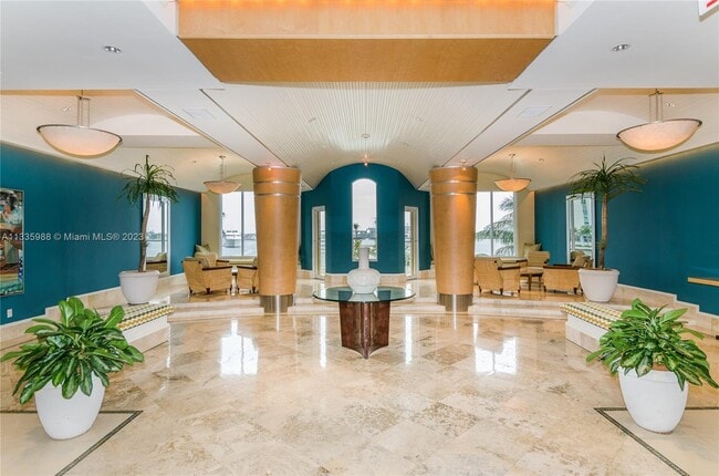 Building Photo - 888 Brickell Key Dr