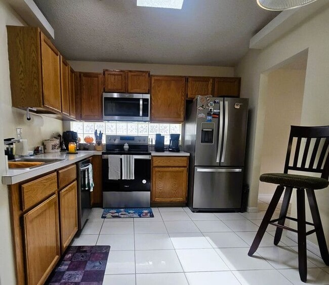 Building Photo - 3 Bdrm 2 Bath With Office in Waterford Lak...