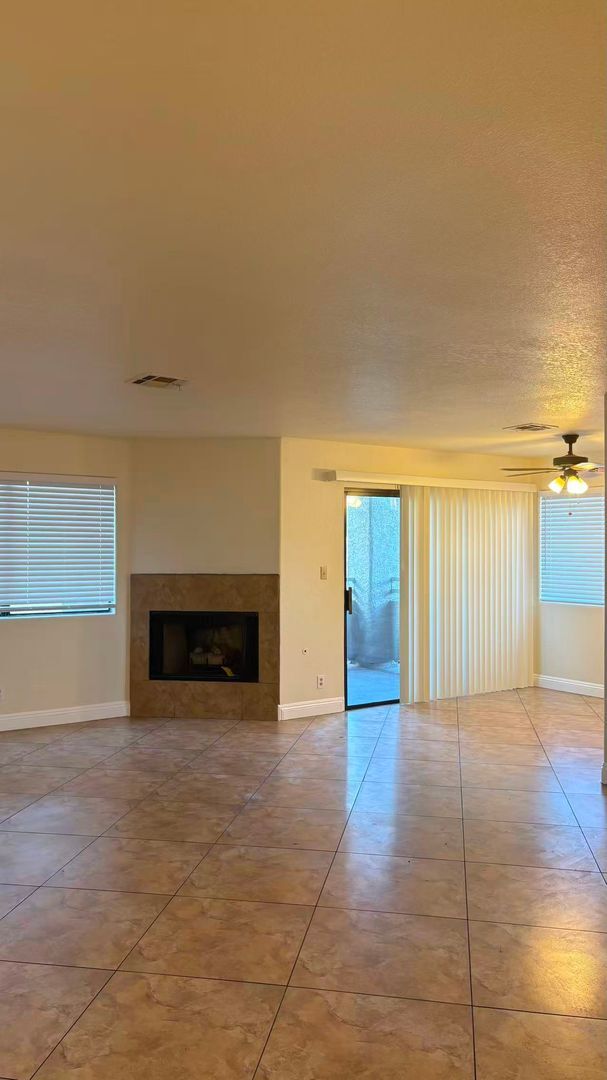 Building Photo - 5038 S Rainbow Blvd