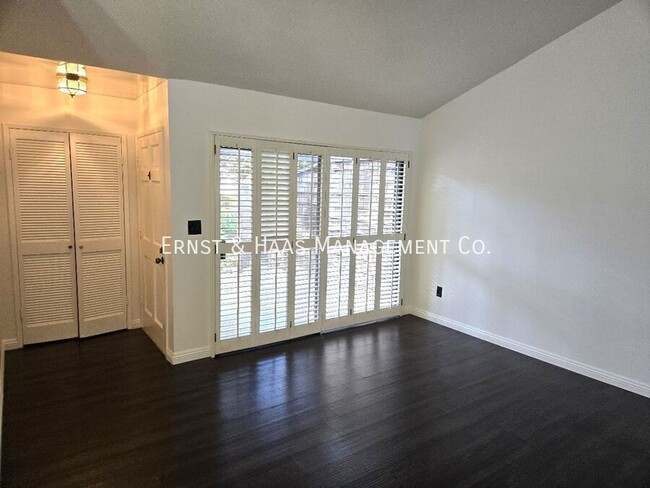Building Photo - 3667 Country Club Dr