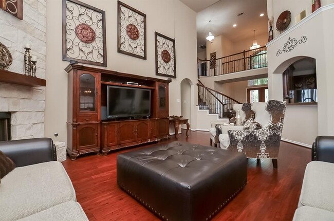 Building Photo - 25419 Richton Falls Dr