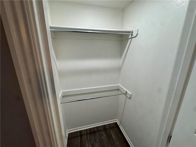 Building Photo - 1636 S Razorback Rd