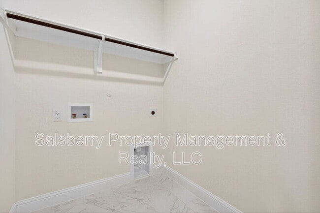 Building Photo - 125 Gallegos Dr