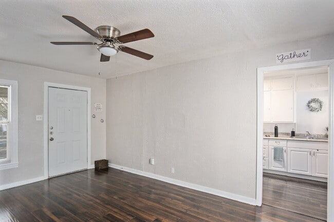 Building Photo - "Charming 2-Bedroom Duplex Retreat on Clou...
