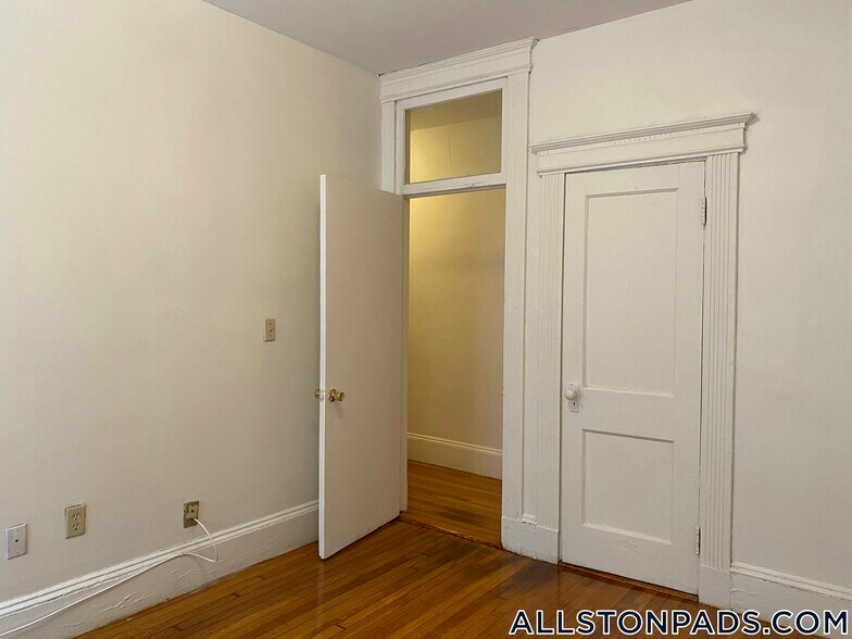 Building Photo - 1254 Commonwealth Ave