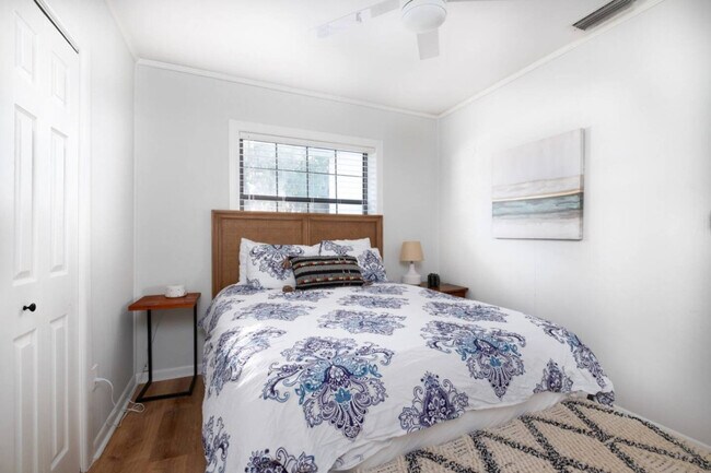 Building Photo - 18160 High Springs Main St