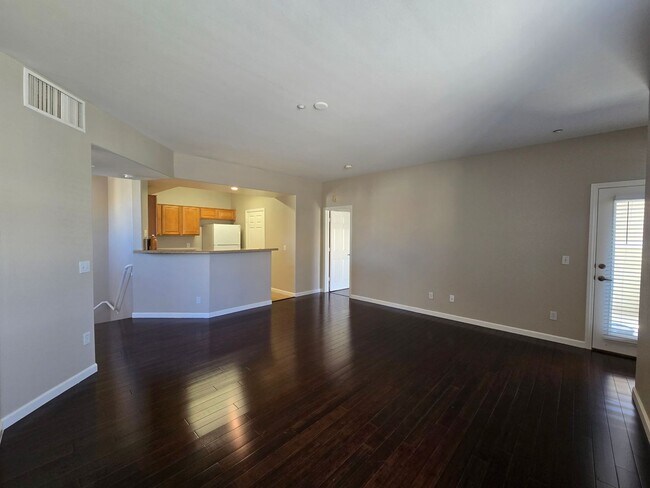 Building Photo - Awesome 2 bedroom 2 bath unit!